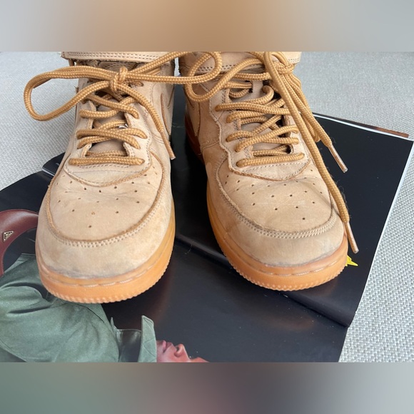 Nike Force 1 Mid Kids Unisex In Wheat Suede Gum Soles Size 3Y ( EUR 35) - Picture 2 of 14